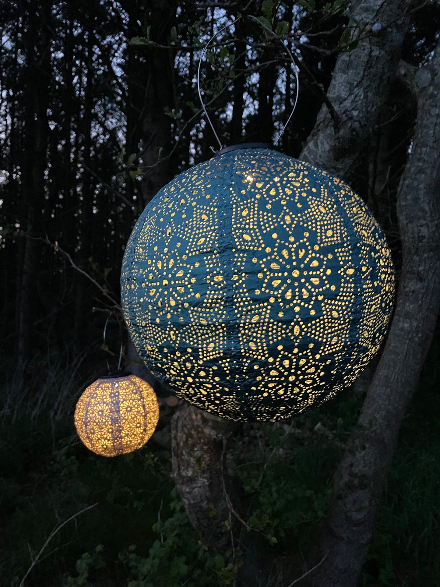 Grantræet (rund mørkegrøn)