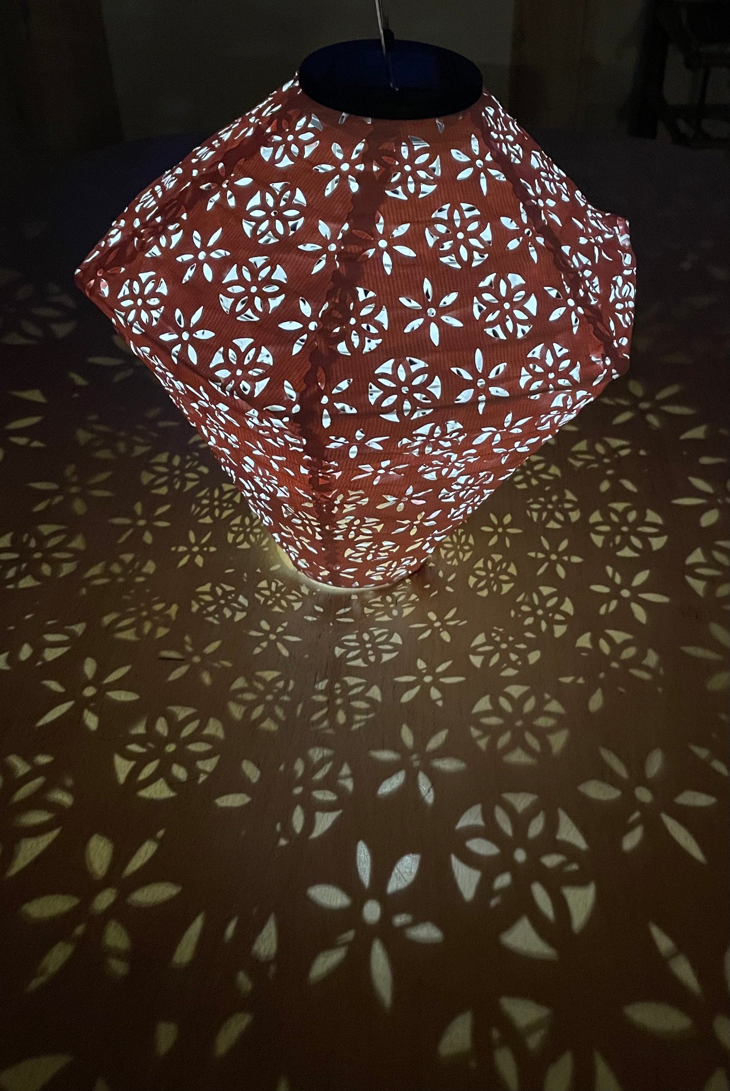 Tommelise (lyserød diamantform)